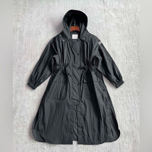 Long black sun-protection trench coat. - Picture 1 of 11